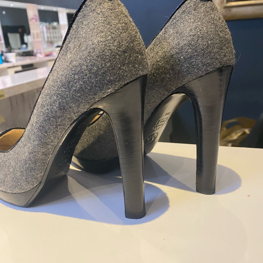Wool Micheal Kors grey very high heels